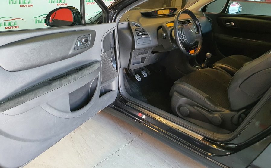 C4 2.0 HDi VTS 140cv (8)