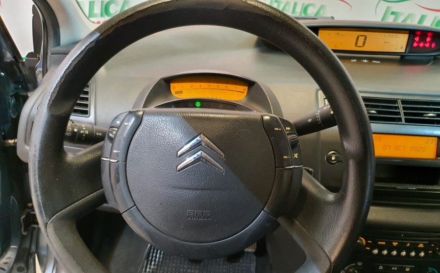 Citroen C4 1.6 Gasolina VTR 110cv (9)