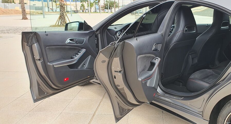 Mercedes-Benz CLA-Klasse CLA 220 d AMG Line 170cv (10)
