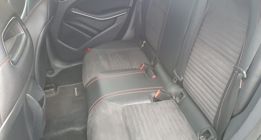 Mercedes-Benz CLA-Klasse CLA 220 d AMG Line 170cv (11)