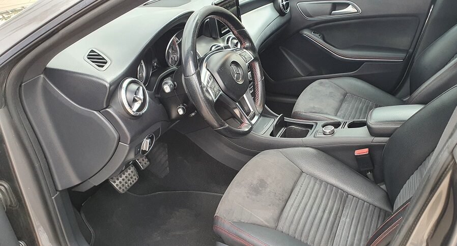 Mercedes-Benz CLA-Klasse CLA 220 d AMG Line 170cv (12)