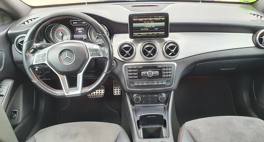 Mercedes-Benz CLA-Klasse CLA 220 d AMG Line 170cv (14)