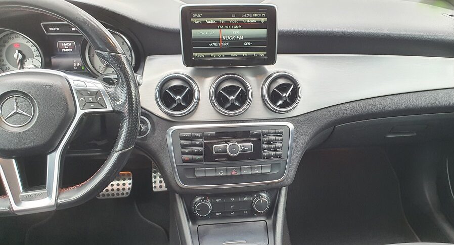 Mercedes-Benz CLA-Klasse CLA 220 d AMG Line 170cv (16)