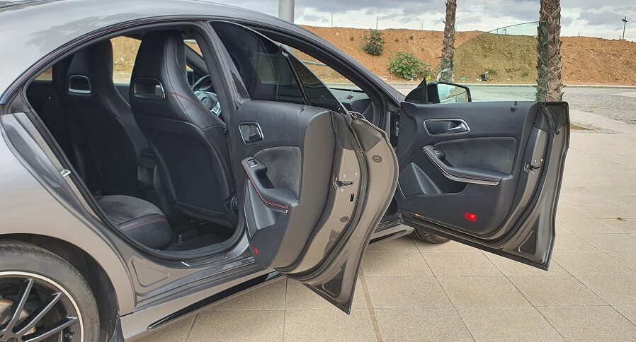 Mercedes-Benz CLA-Klasse CLA 220 d AMG Line 170cv (8)