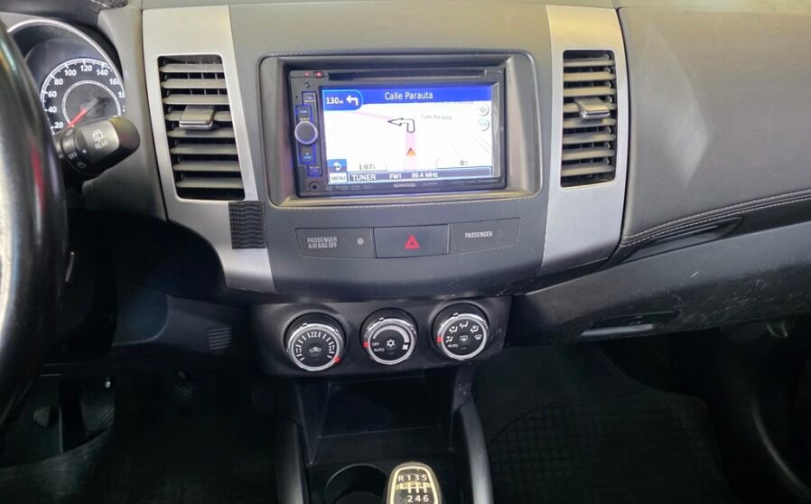 Mitsubishi-Outlander-2.2-DI-D-Motion-4WD-12-898x558-1