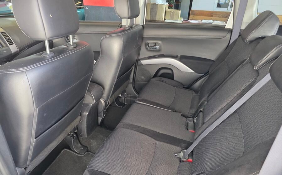 Mitsubishi-Outlander-2.2-DI-D-Motion-4WD-9-898x558-1