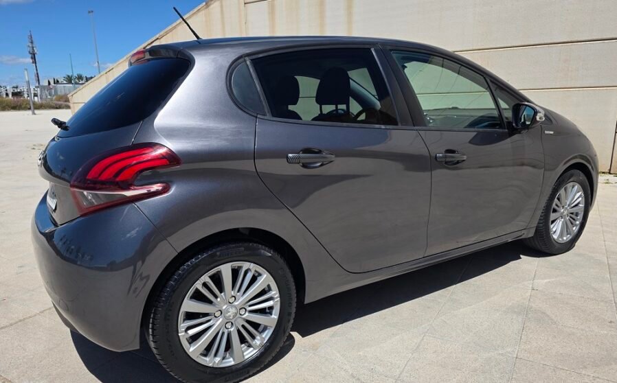 Peugeot-208-1.2-e-VTi-Style-82cv-8-898x558-1