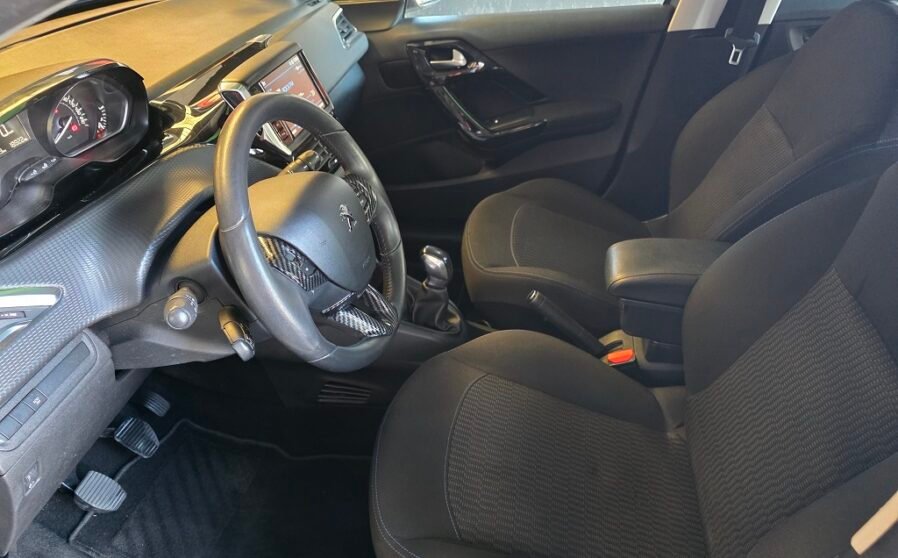 Peugeot-208-1.2-e-VTi-Style-82cv-9-898x558-1