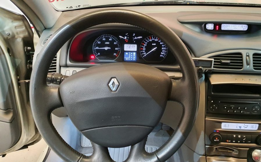 Renault Laguna 2.0 Privilege 135cv automatico (10)