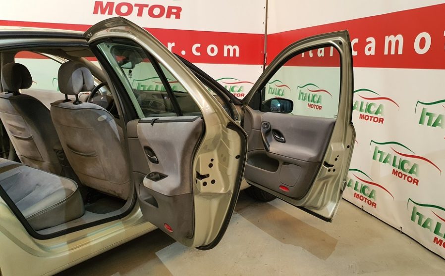 Renault Laguna 2.0 Privilege 135cv automatico (4)