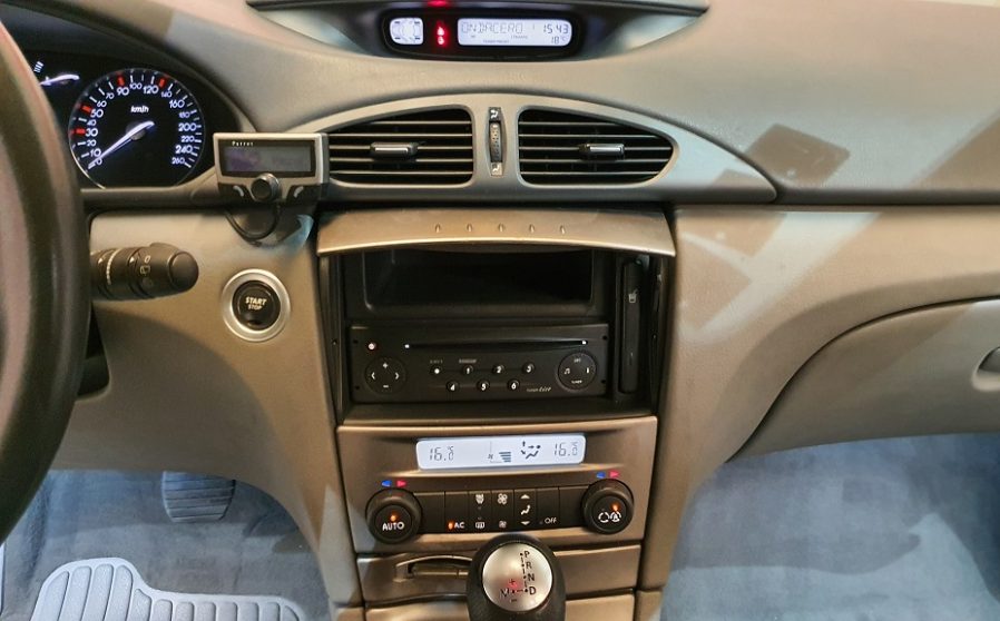Renault Laguna 2.0 Privilege 135cv automatico (9)