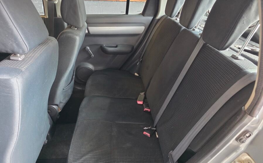Suzuki-Swift-1.3-GL-92cv-5p-11-898x558-1