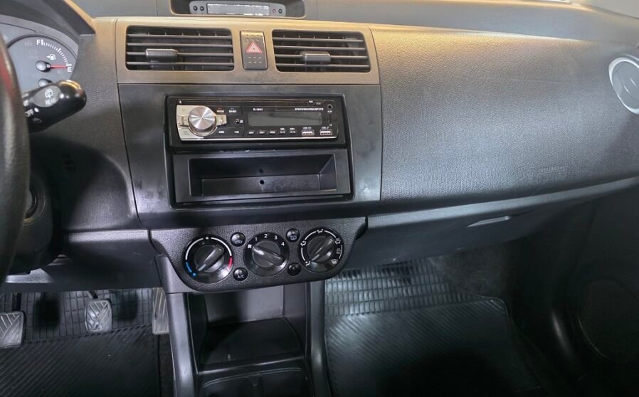Suzuki-Swift-1.3-GL-92cv-5p-14-898x558-1